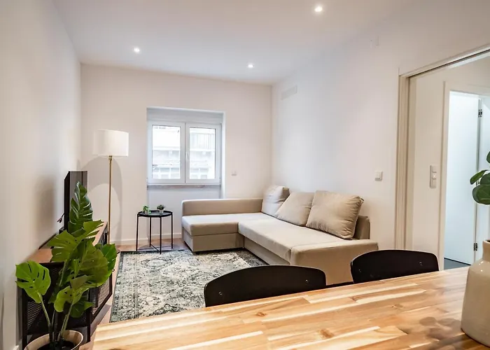 Akicity Anjos Moss *